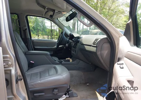 2004 Ford Explorer Xlt z USA, uszkodzony, nr VIN 1FMDU63W74ZB02658